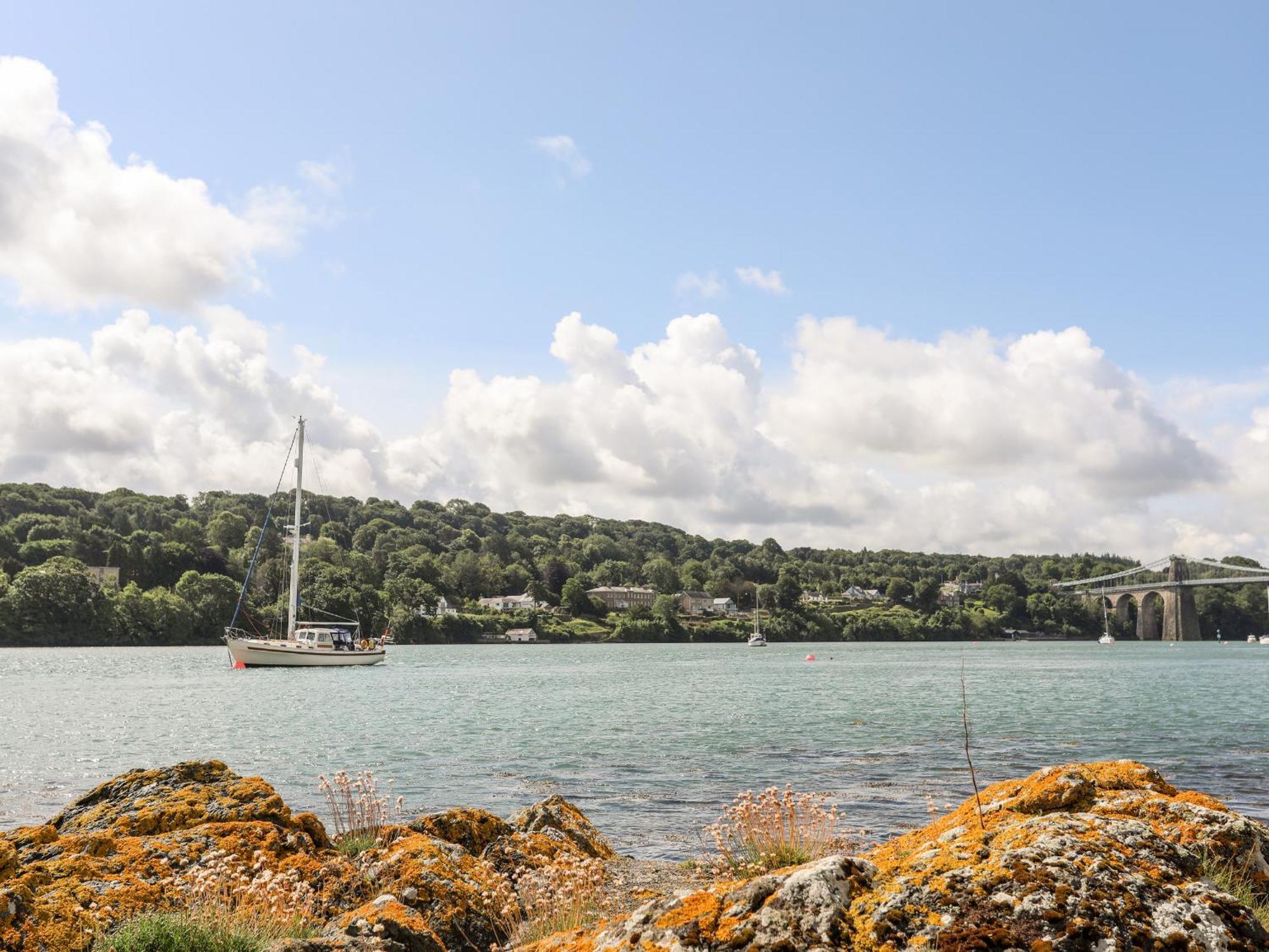 Ynys Faelog Cottage Menai Bridge Exterior photo